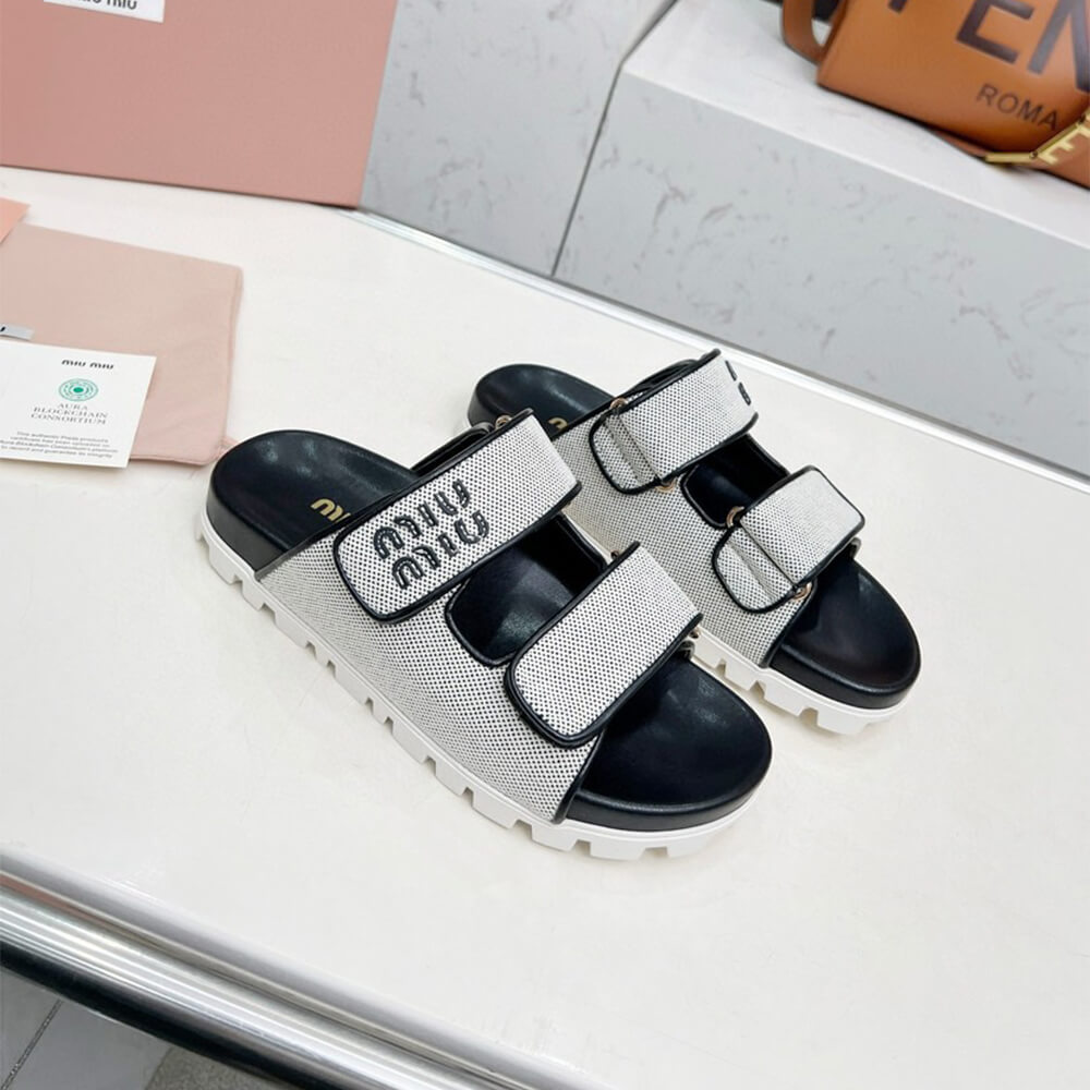 MiuMiu Canvas slides