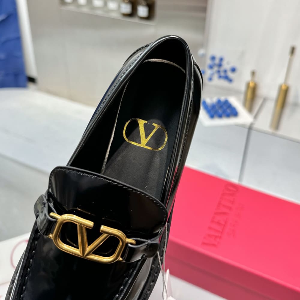VALENTINO VLOGO SIGNATURE women s calfskin loafers